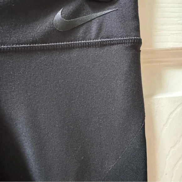 Nike Power Legend 20” Mid Rise Training Capri Leggings Women’s size Small - Picture 7 of 16